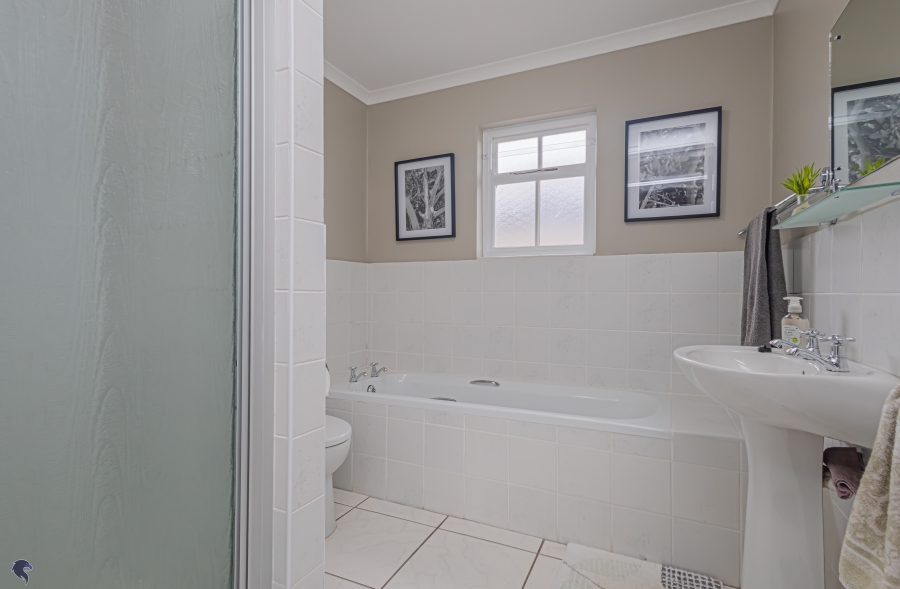 4 Bedroom Property for Sale in Country Club Western Cape